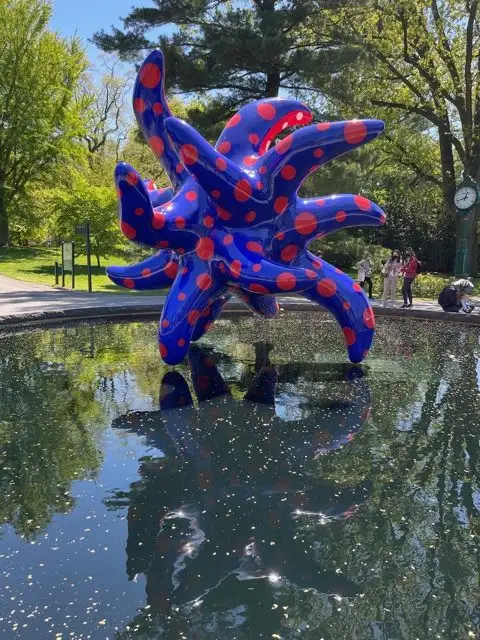 An image of Cosmic Nature by Yayoi Kusama at New York Botanicals Garden