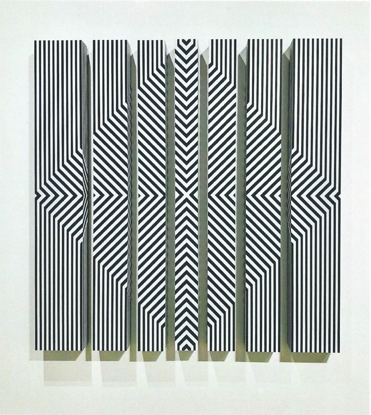 Kinetic White<br />
Mixed media<br />
62''x 52''x 4''